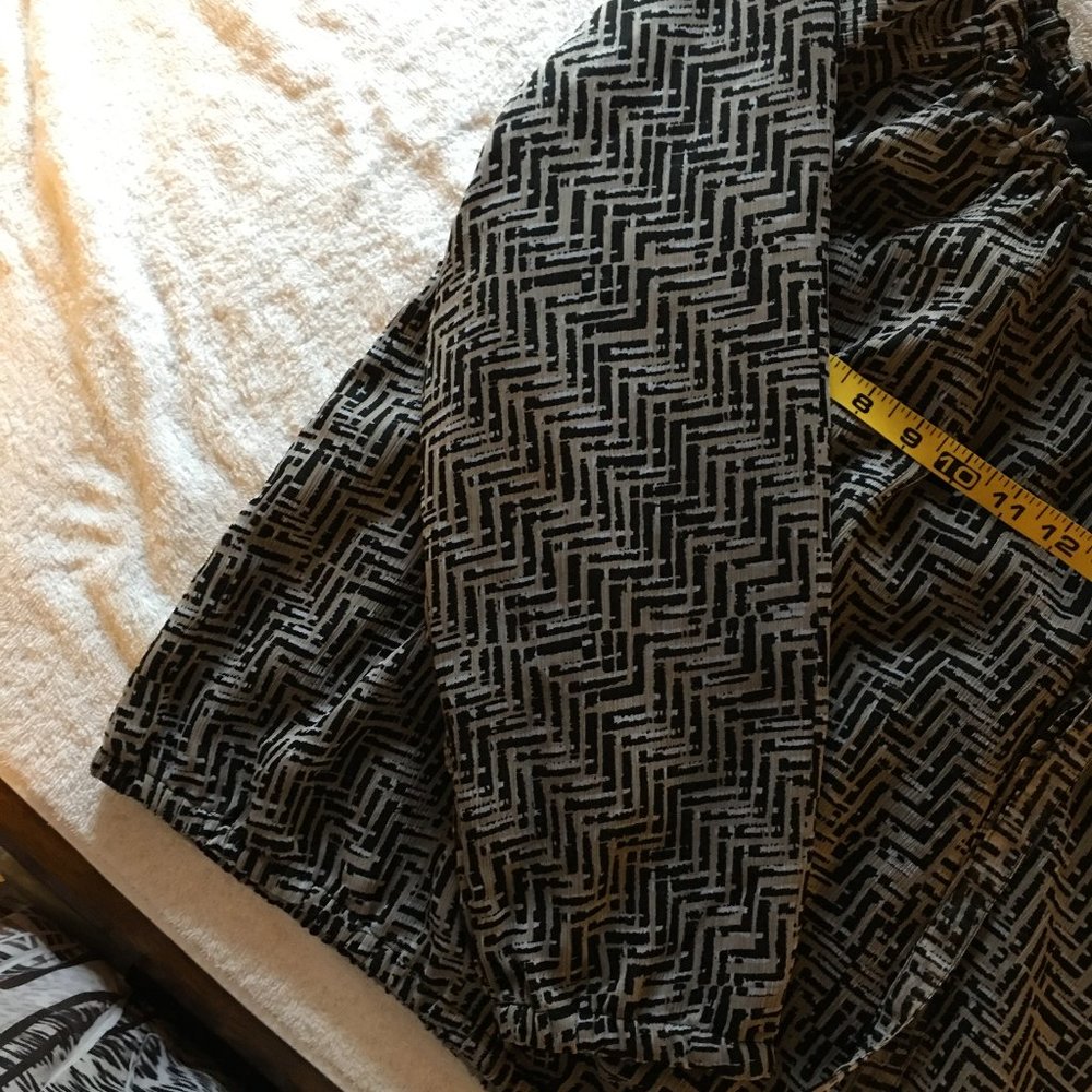 blouse - Picture 7 of 9